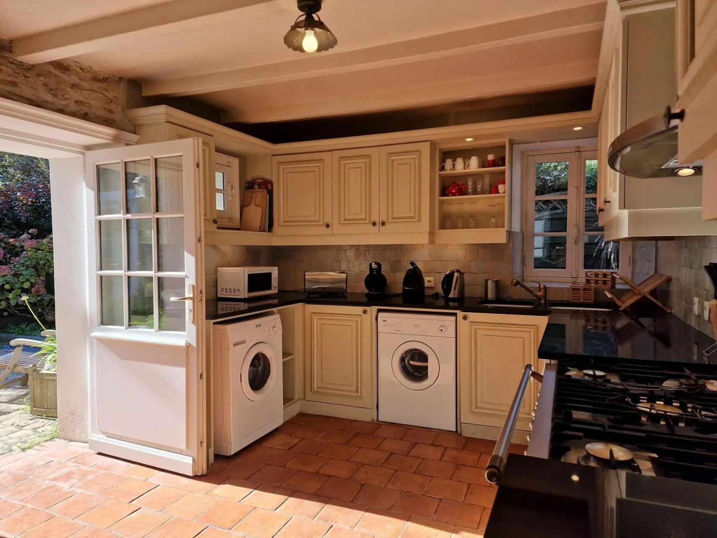 Very pretty Breton house in the heart of Locquirec, 100 m from the beach