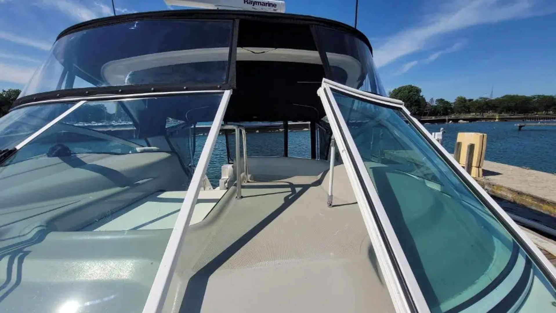 Yachta Yachta Yachta on the wata Island Paradise