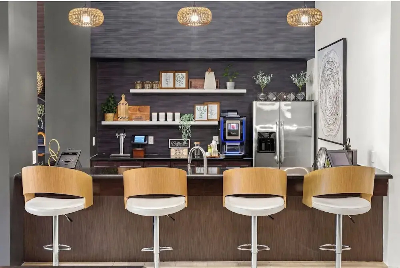 Miramar Apartments By Landing