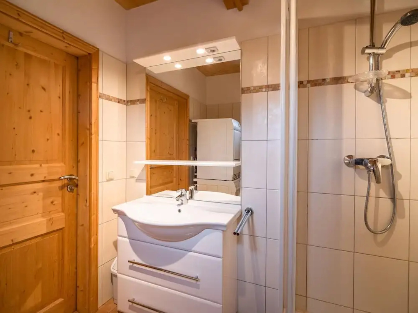 Wooden Chalet in Styria near Kreischberg Ski Area