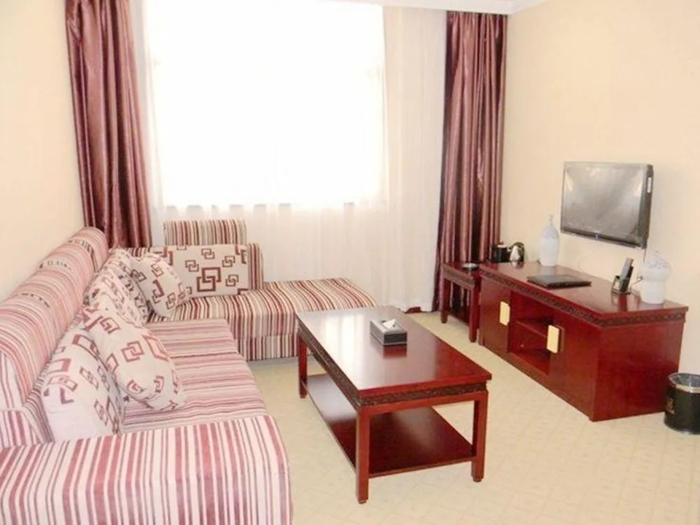 Xiyue International Hotel - Huashan