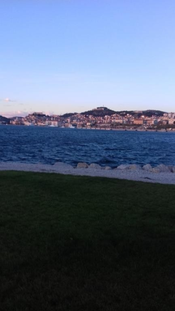 Apartment Vito - 10 m from sea: A1 Brodarica, Riviera Sibenik