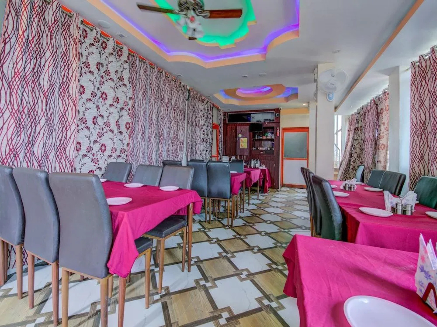 OYO 18873 Hotel Comfort