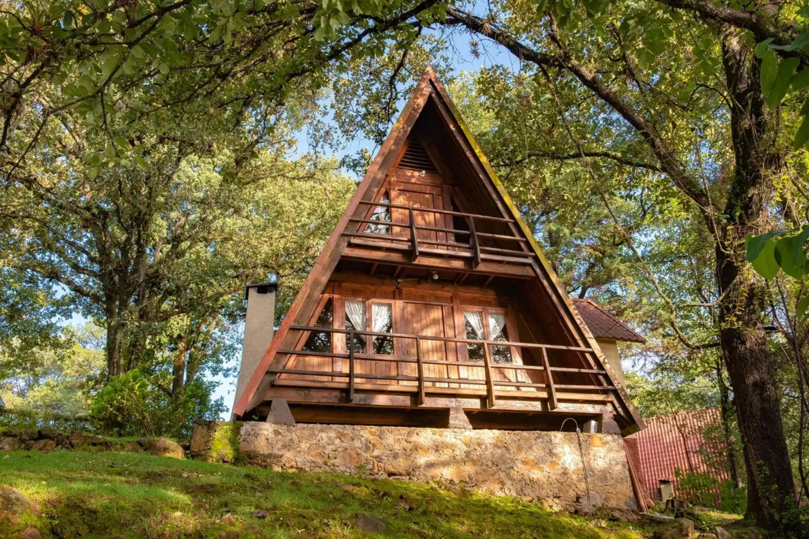 Zirahuen Forest And Resort