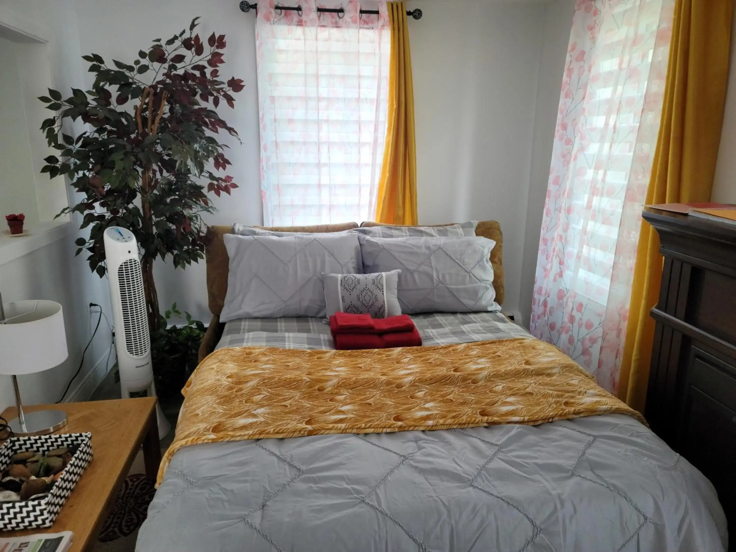 Vibrant apartment in the heart of the town