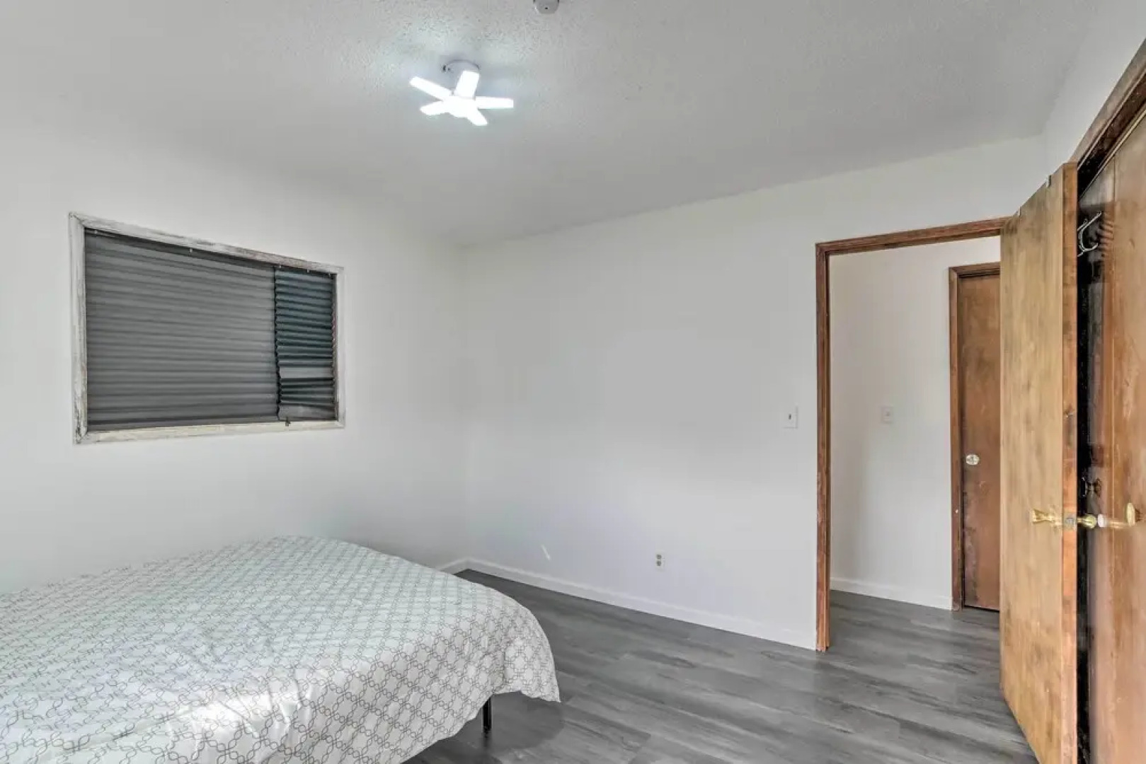 Alturas House w/ Large Front Yard!