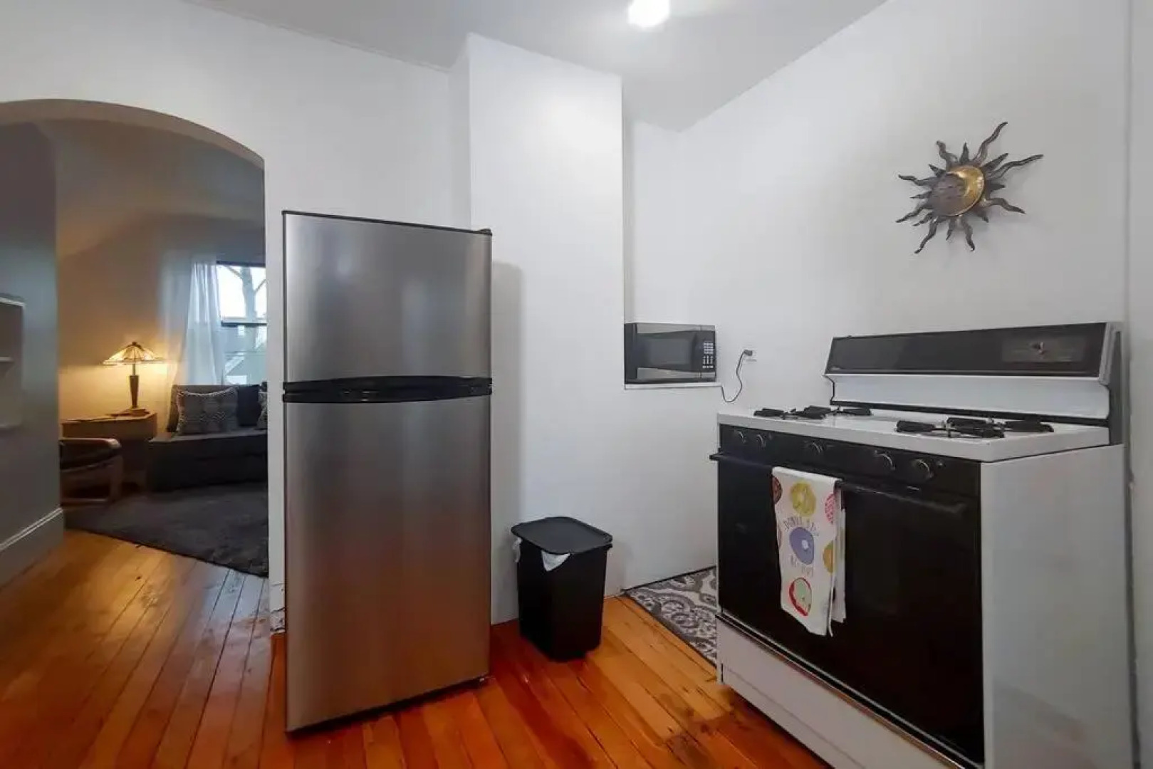 Historic w/deck, king bed & air by Lake Michigan