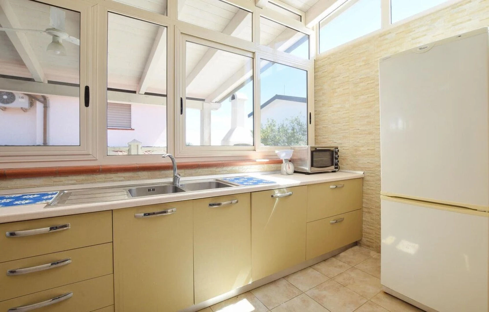 Stunning Home in Roseto Capo Spulico With 4 Bedrooms