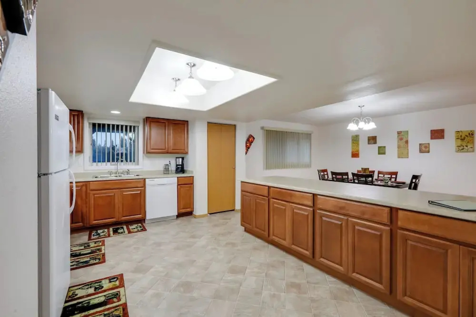 Fairbanks Alaskan Abode ~ 1 Mile to Pioneer Park!