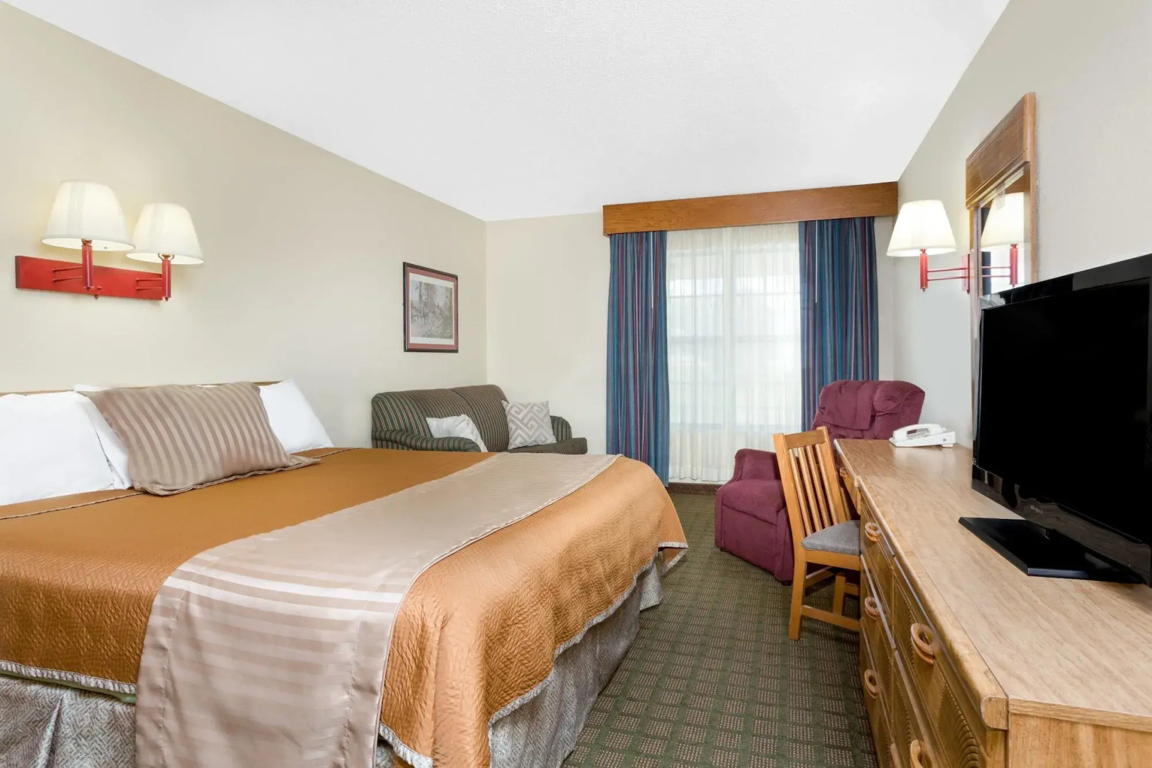 Travelodge by Wyndham Perry National Fairgrounds Area I-75