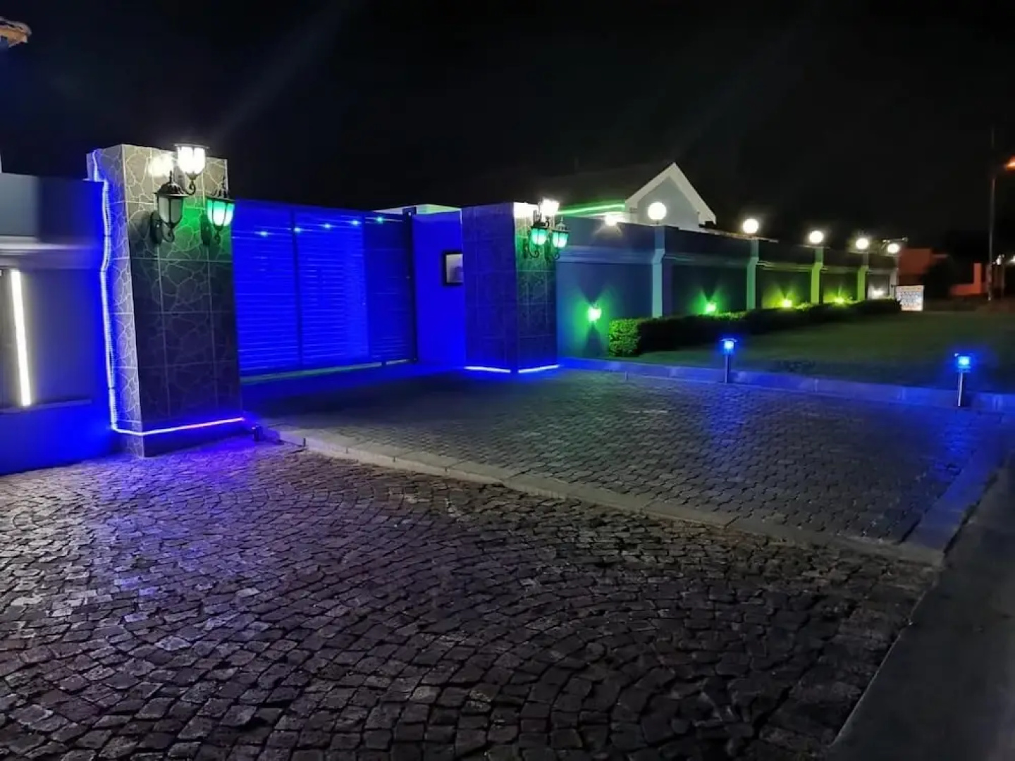 Zurich Garden Lodge