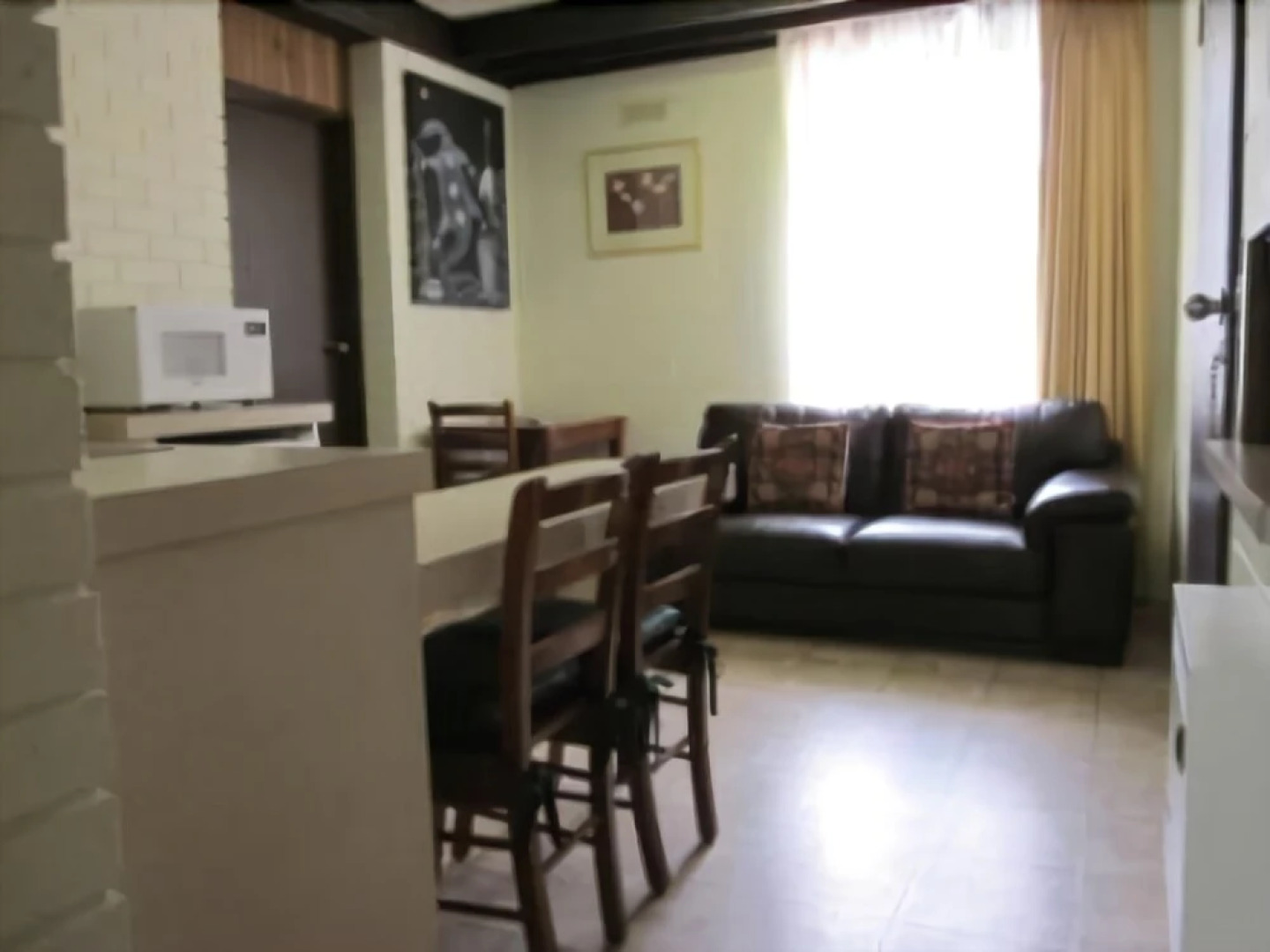 Lakes Waterfront Motel and Cottages