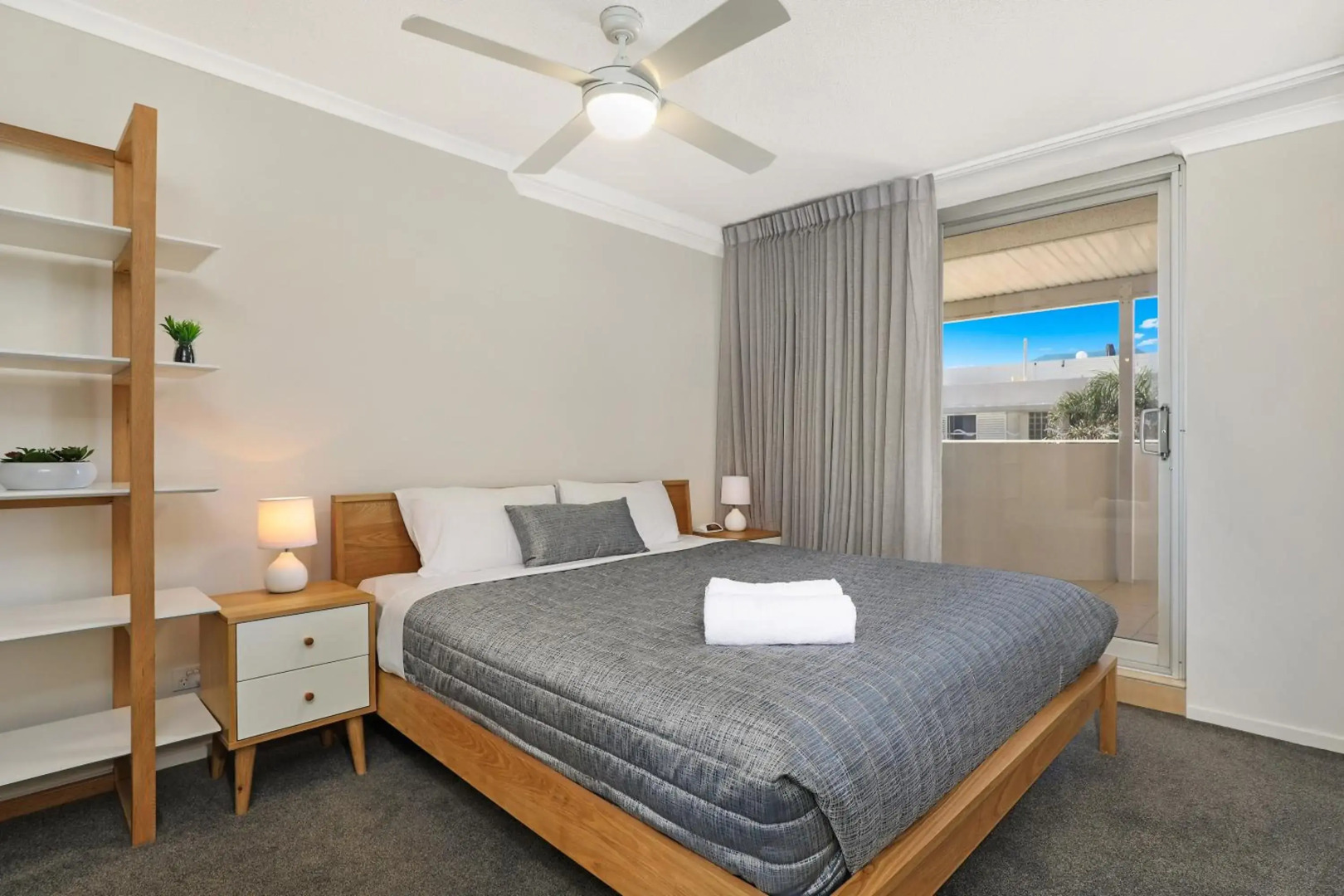 Elouera Tower Beachfront Apartments