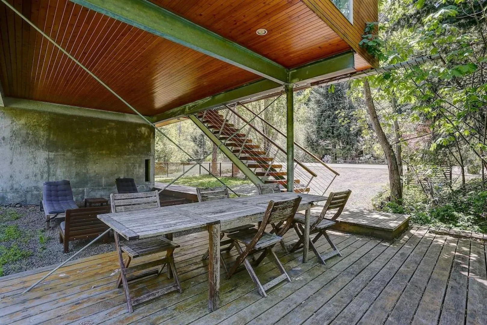 Neal Creek 2 Bedroom Home by RedAwning