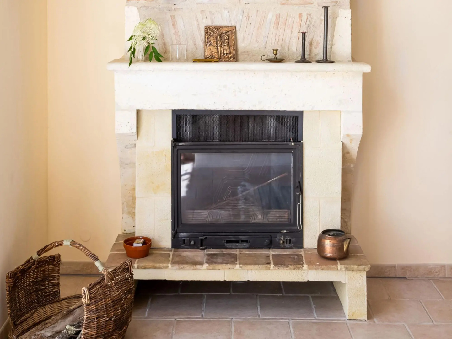 Tranquil Home in Saint-Martin-de-Gurson, 15min from Saint Emilion's vineyard