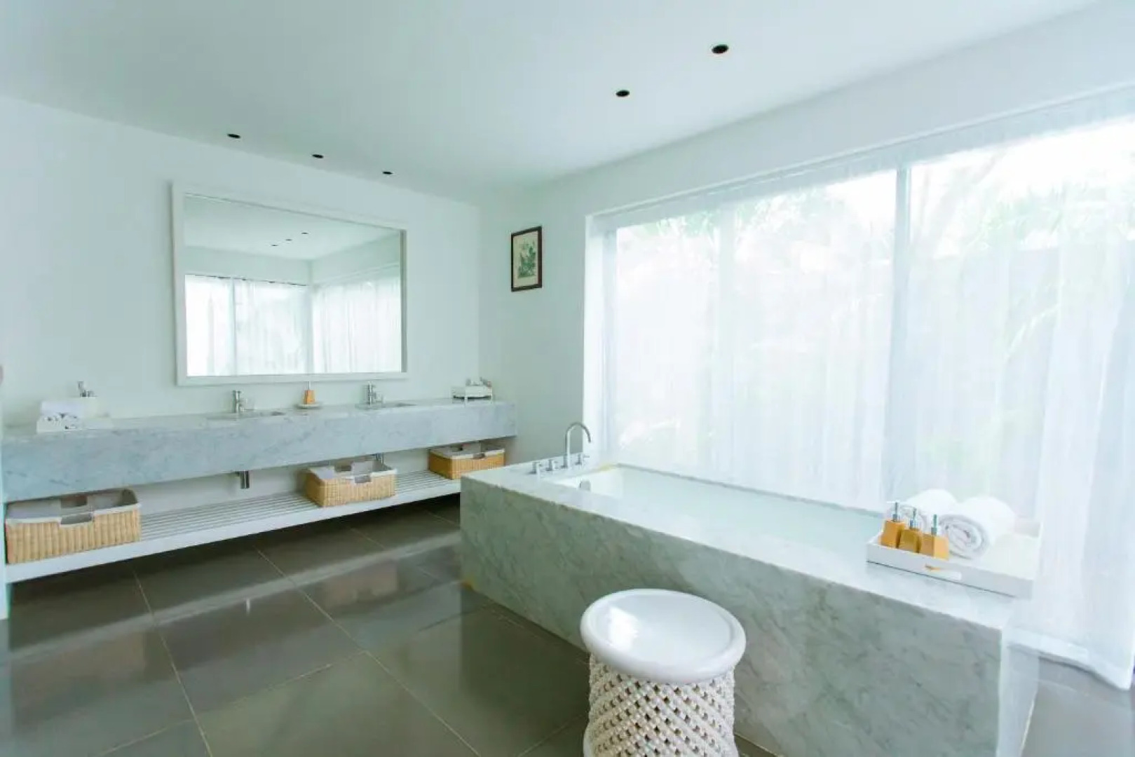 5BR Beachfront Villa 1000m2 Sanctuary Hồ Tràm