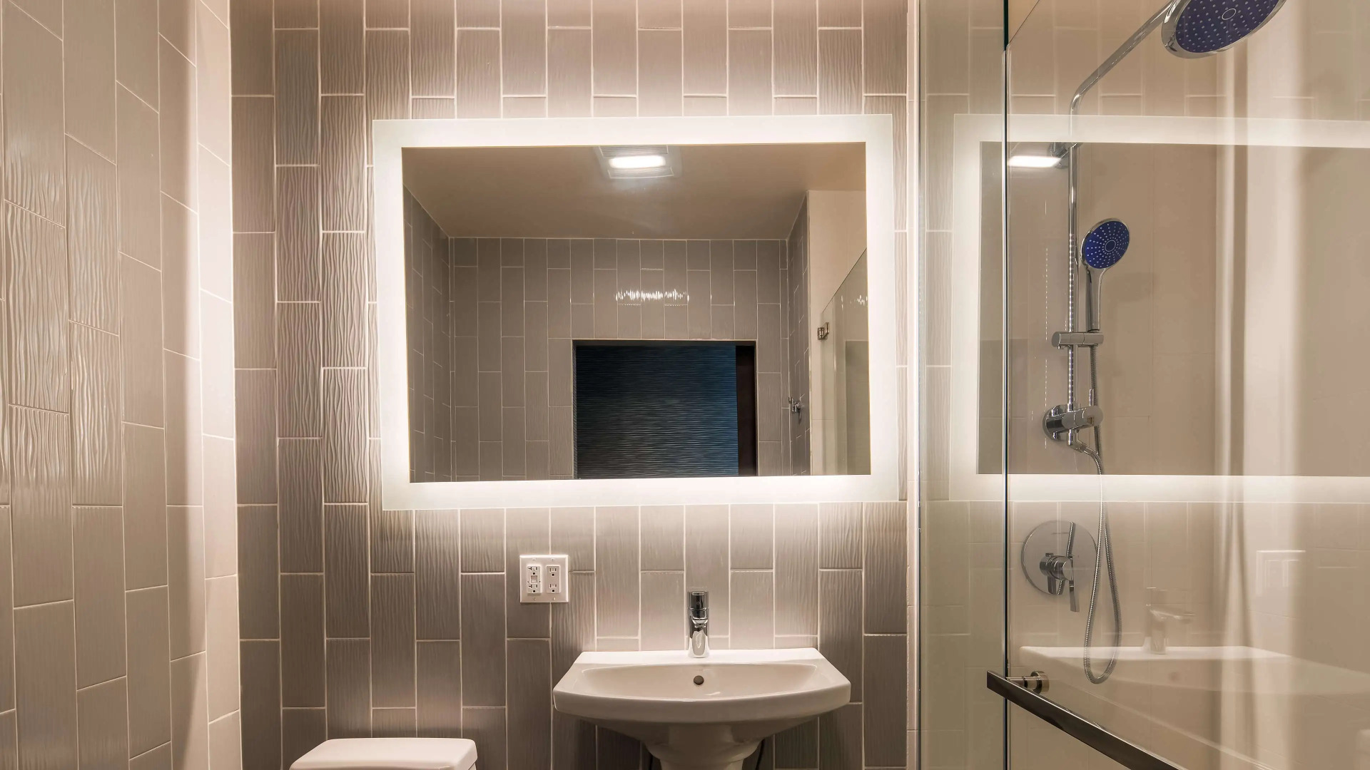 GLō Best Western Brooklyn NYC