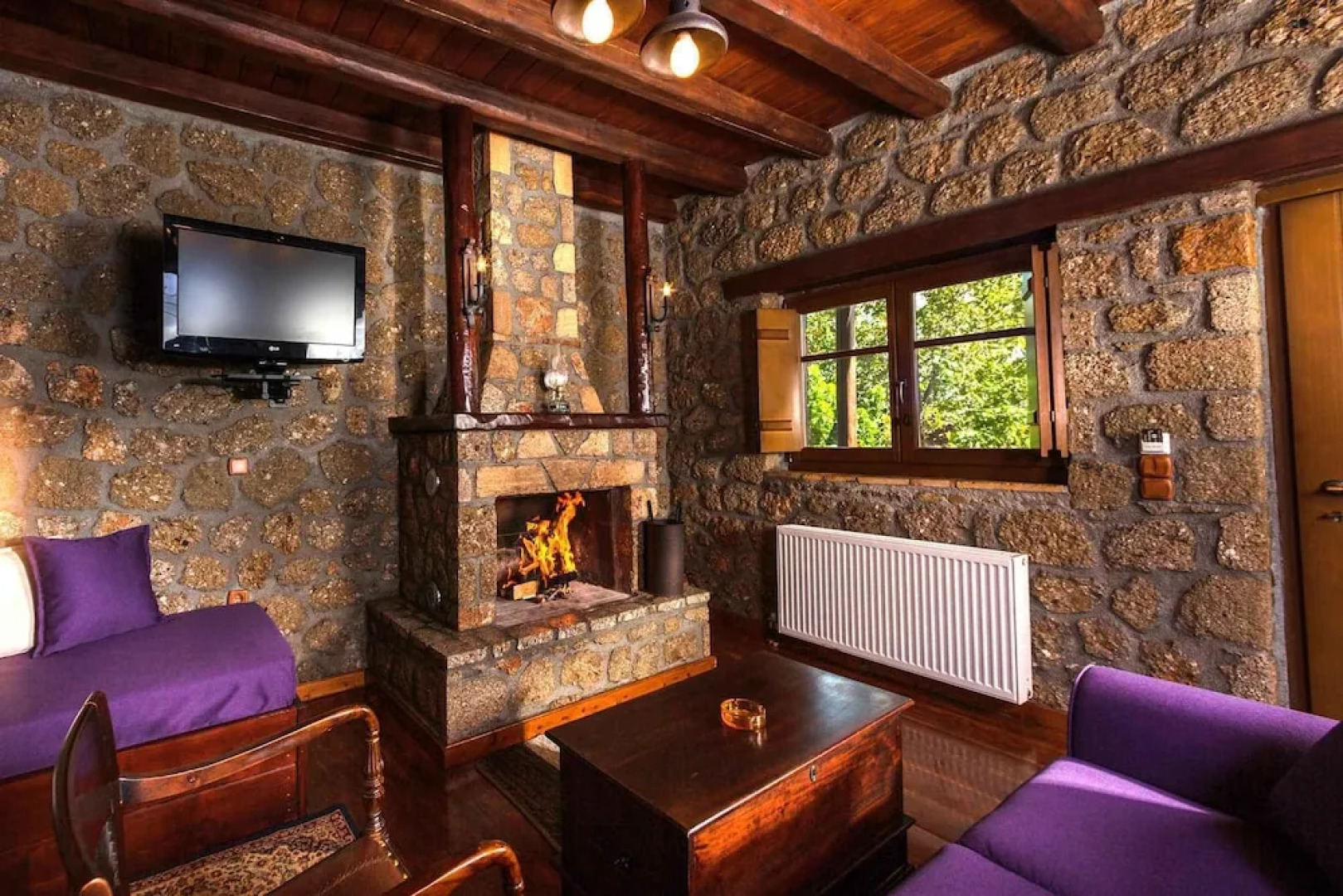 Pera Alonia Guest House