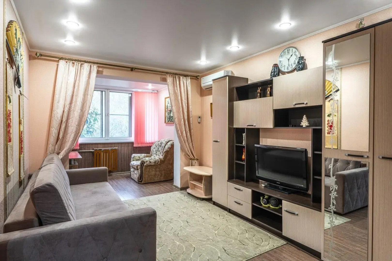 Posutochno One Days на улице Воровского