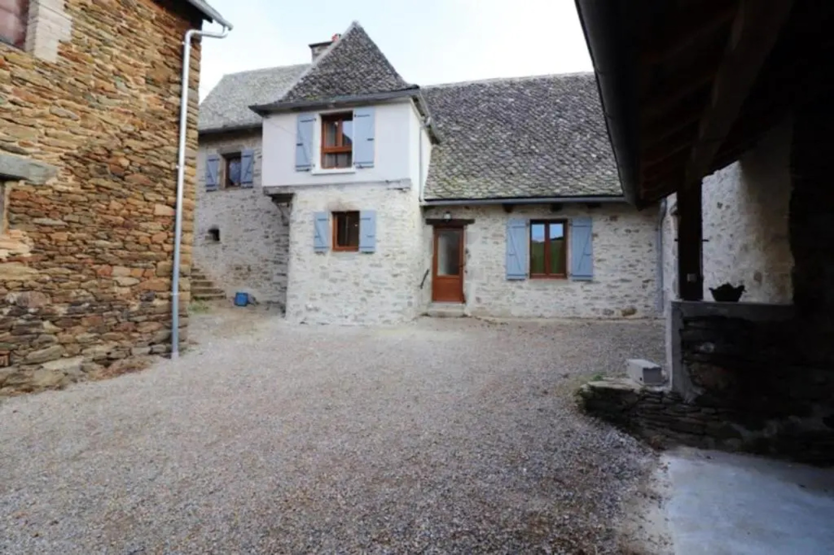 Villa de 5 chambres avec piscine privee jardin clos et wifi a Vieillevie