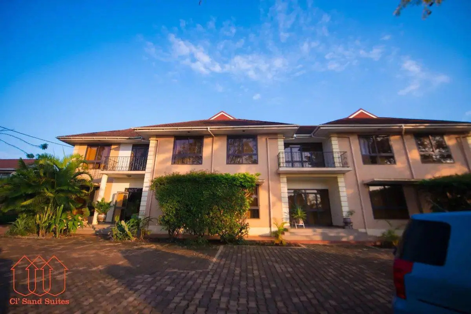 Ci'Sand Suites Hotel