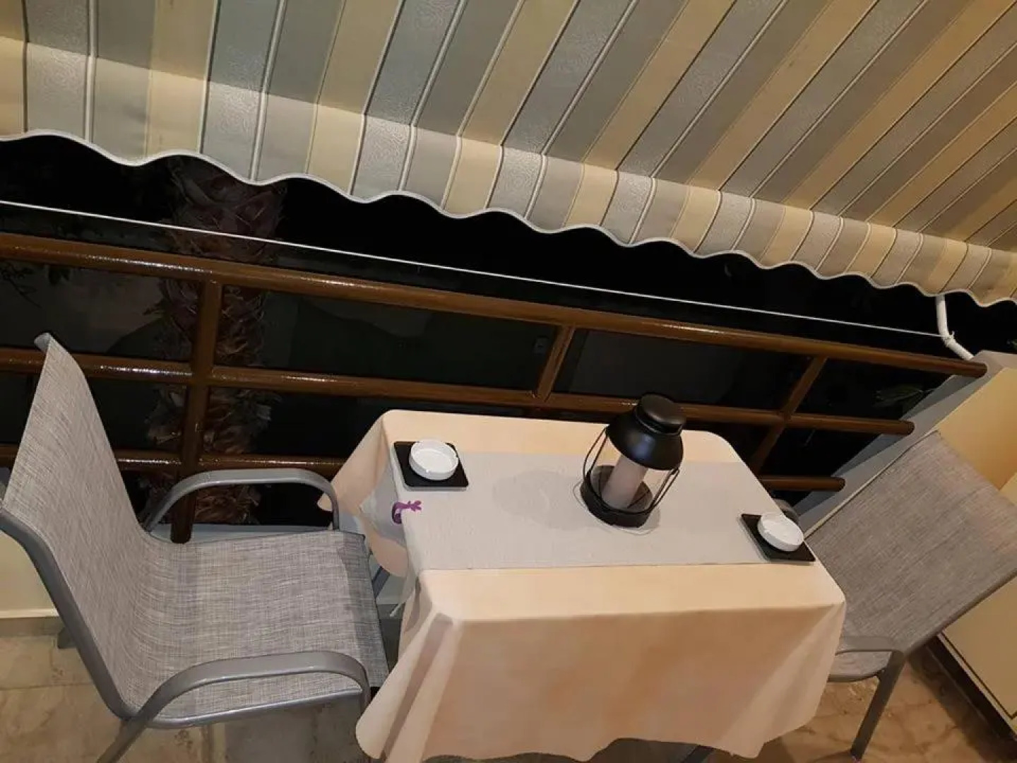 'Golden Aurora' Apartment With Elegant Style