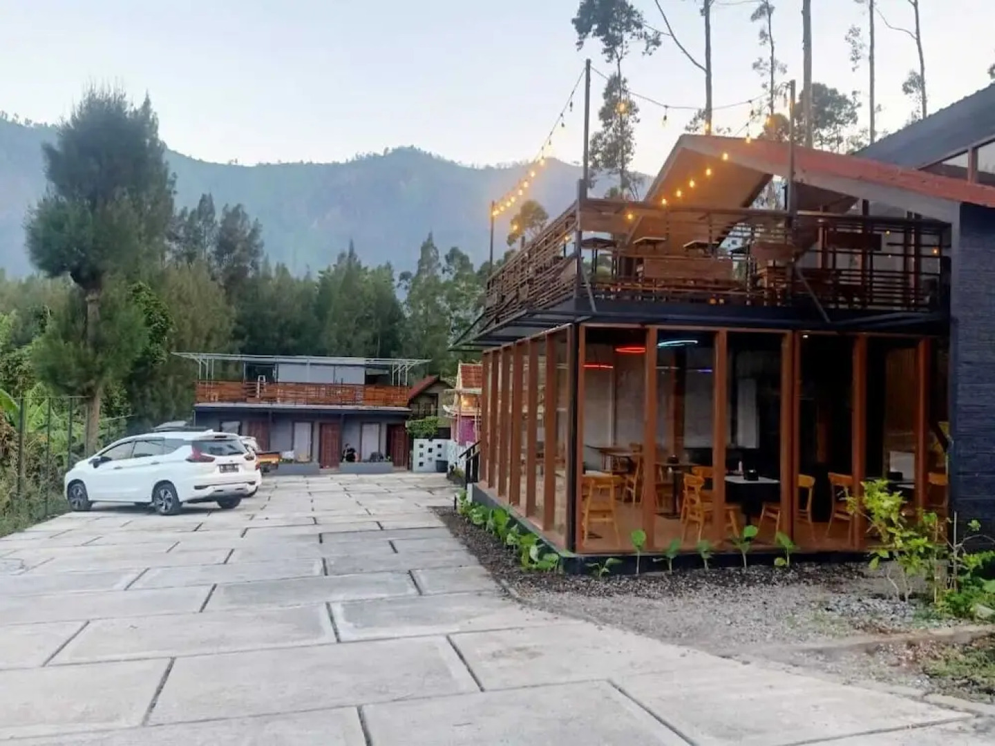 Istana Bromo Resort and Resto