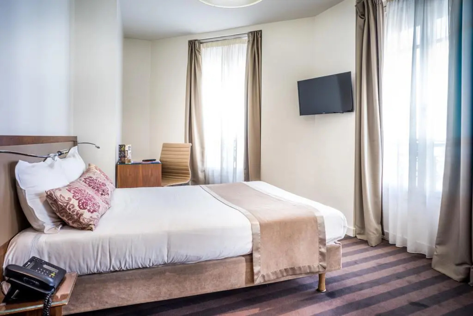 Art Hôtel Batignolles