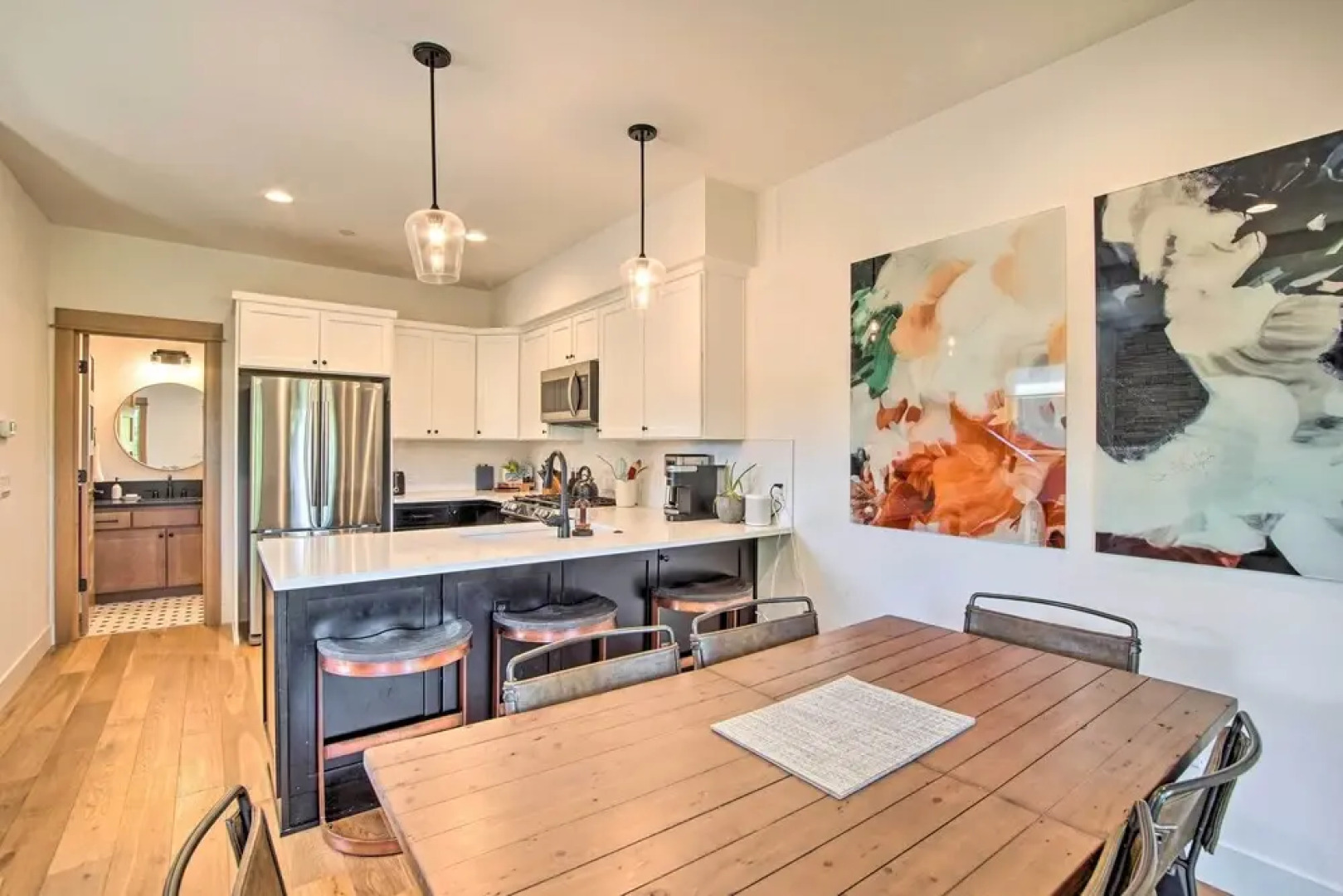 Charming Cle Elum Townhome w/ Balcony & Views