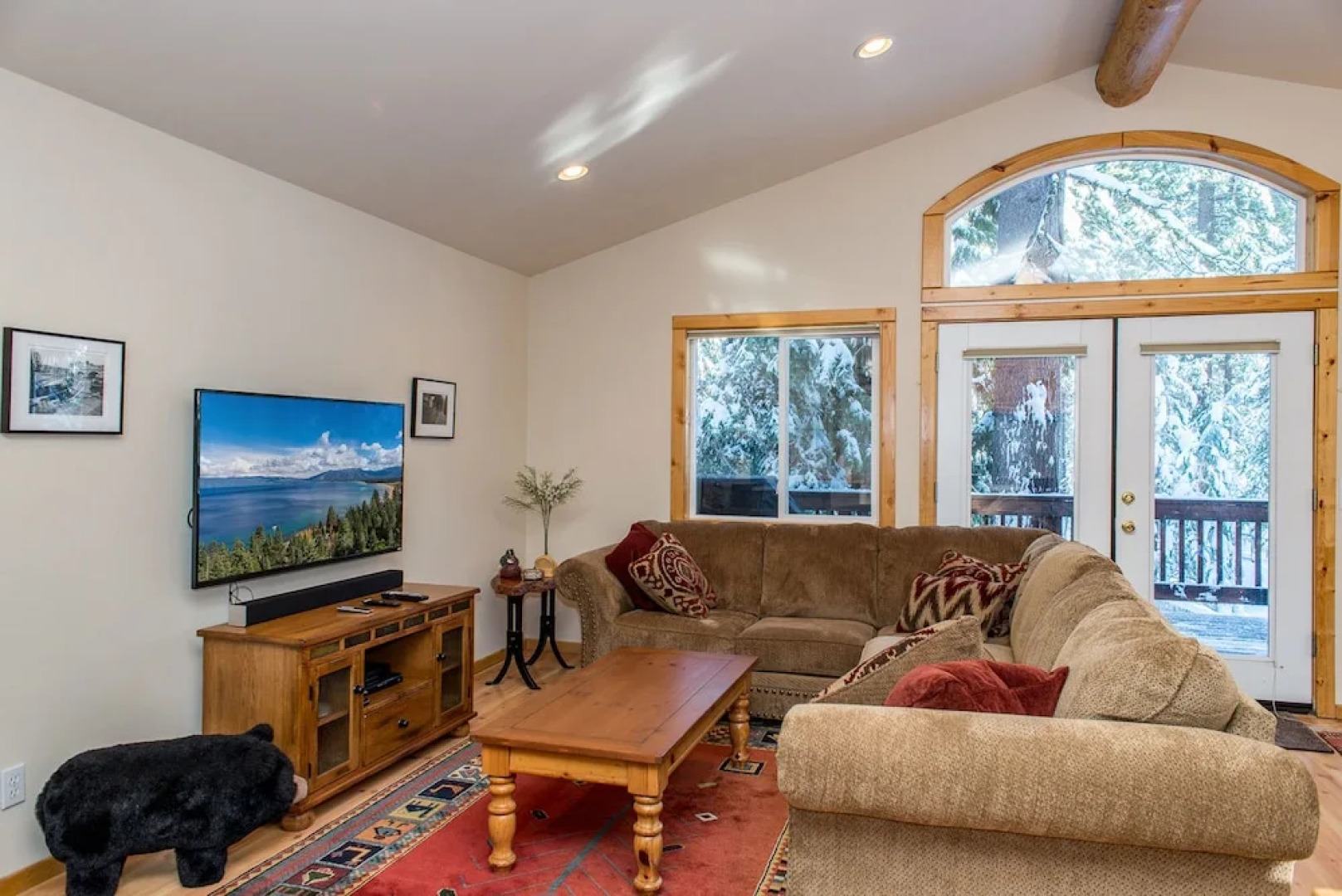 Sugar Pine Haus with Hot Tub by RedAwning