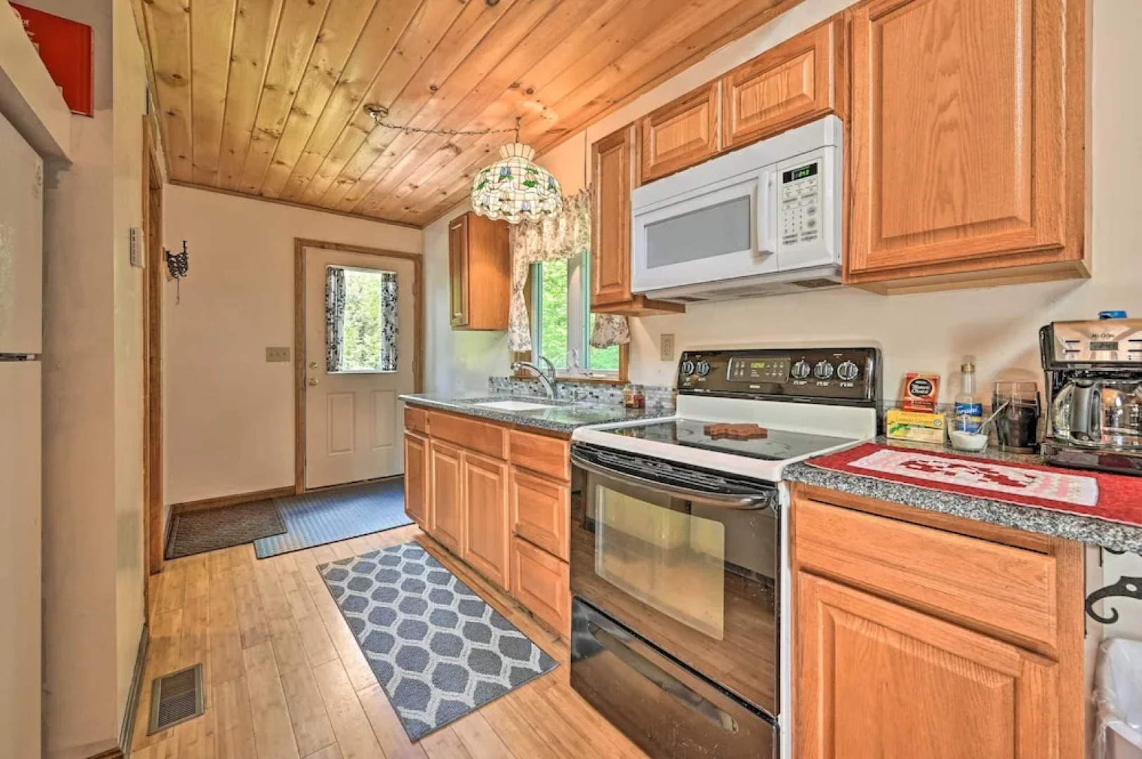 Cabin in the Untouched Woods - 3 Miles to Ski