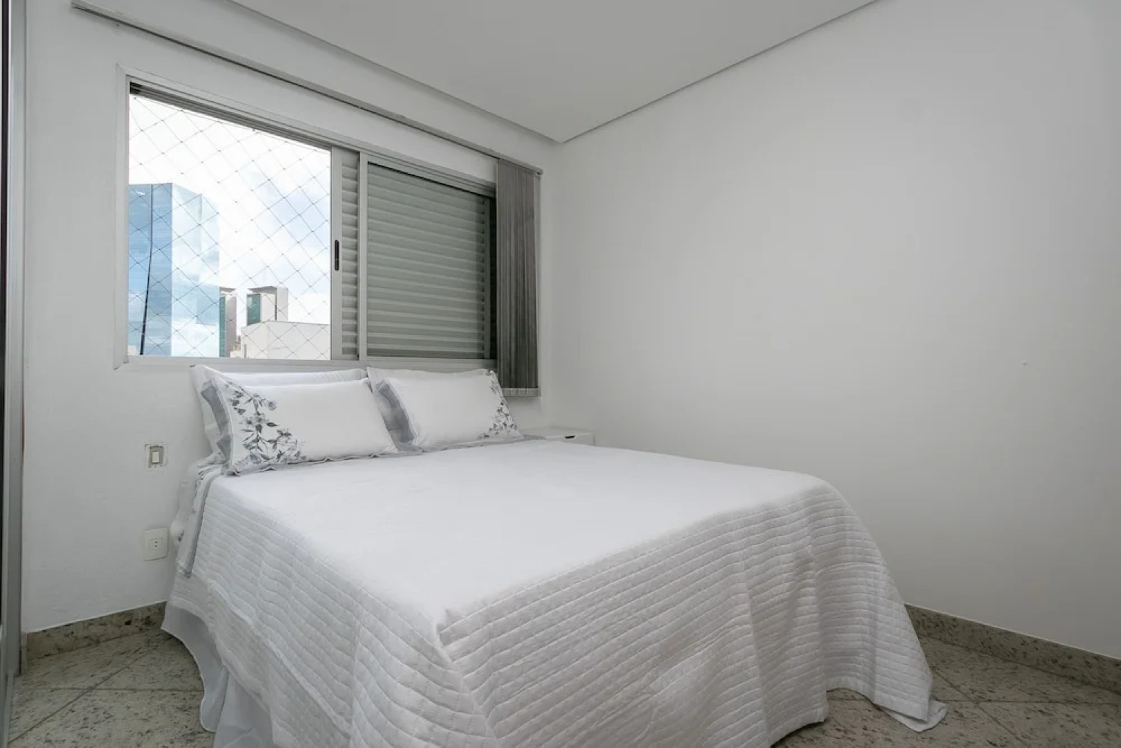 2 quartos no Vila da Serra