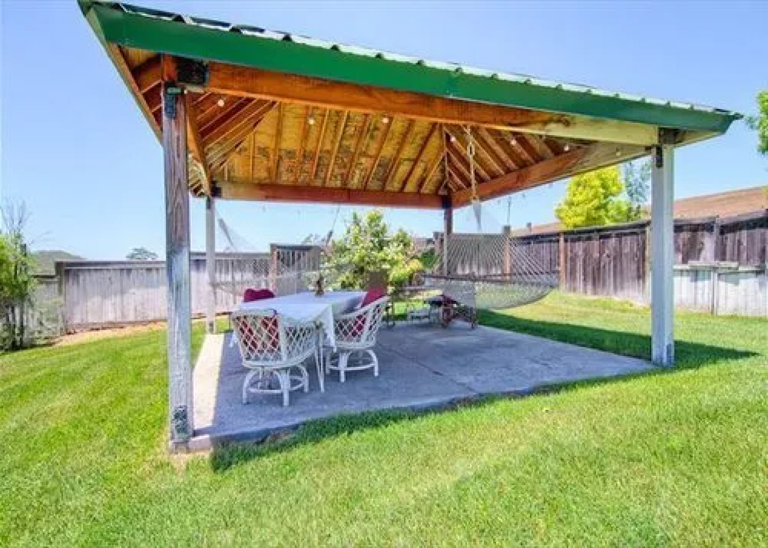 Judy Creek 4 Br home by RedAwning