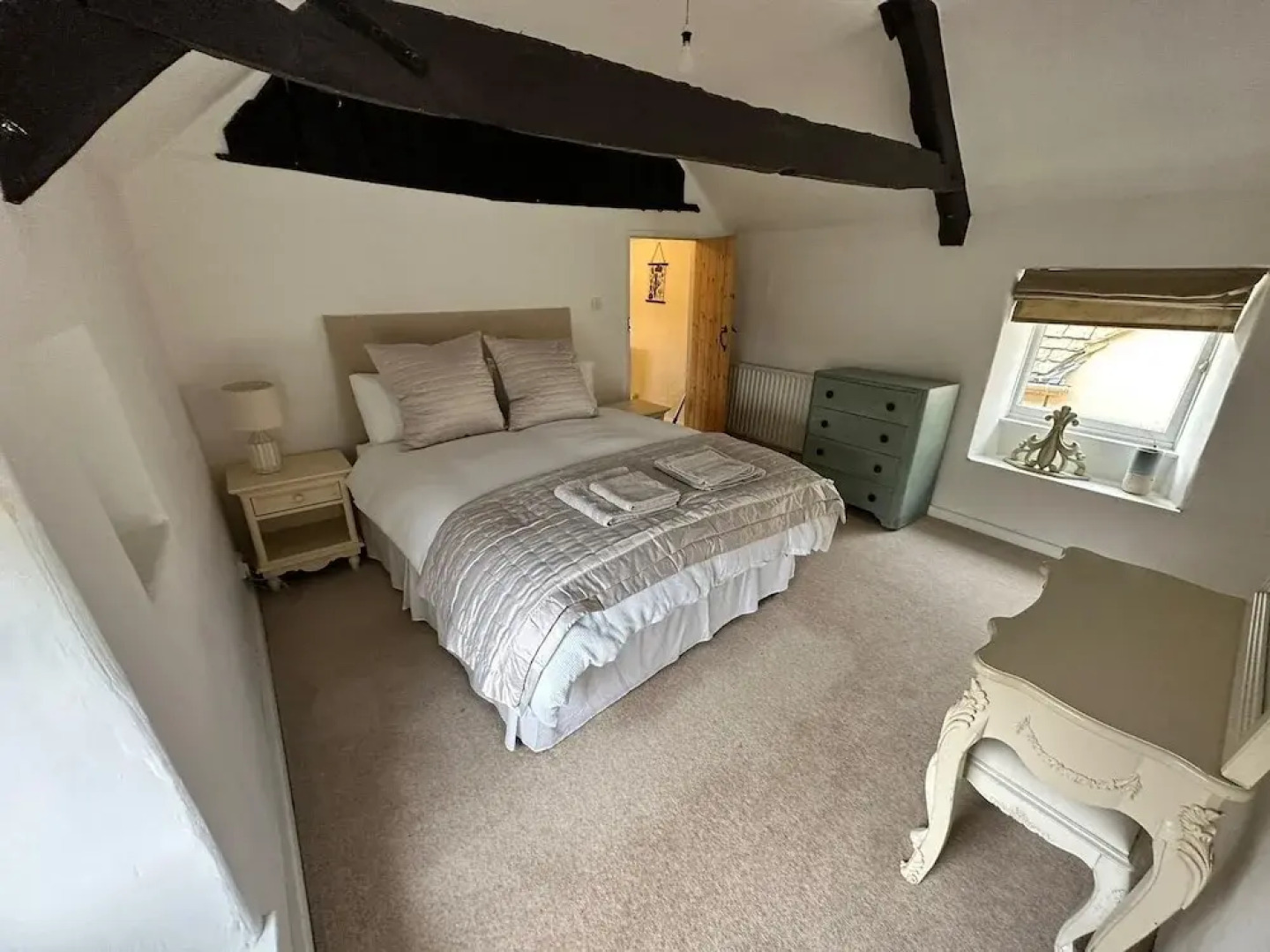 Beautiful 4-bed Cottage in Heart of the Cotswolds