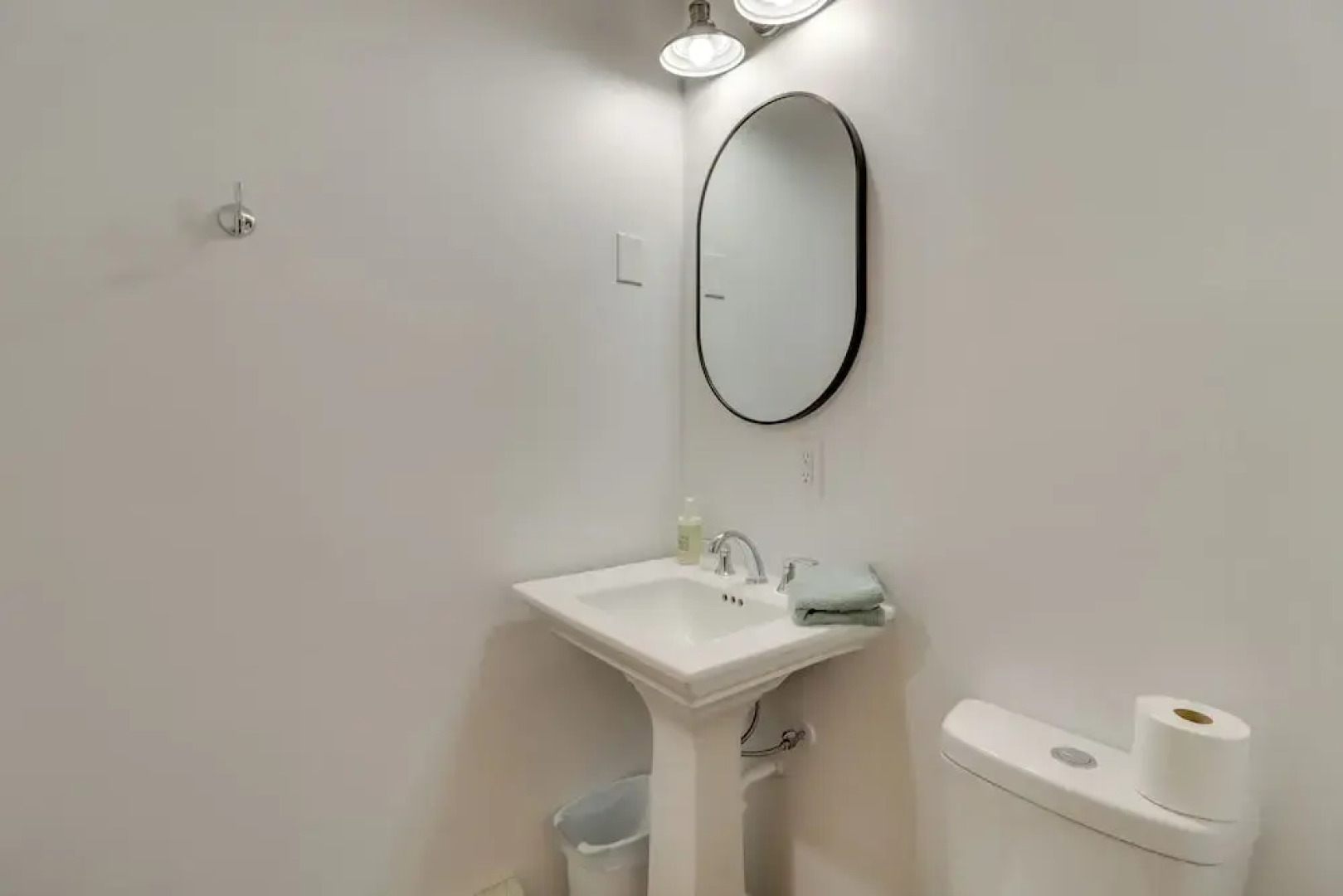 Near Skiing: Lakefront Gem w/ Kayaks in Long Pond