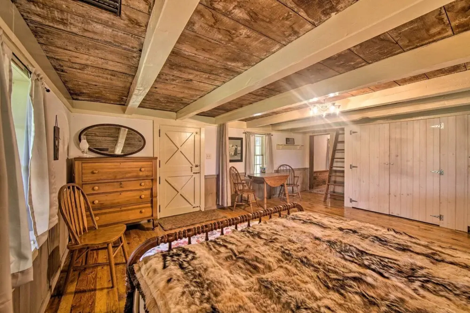 Remote 1901 Studio Cabin w/ Loft - Pets Allowed!