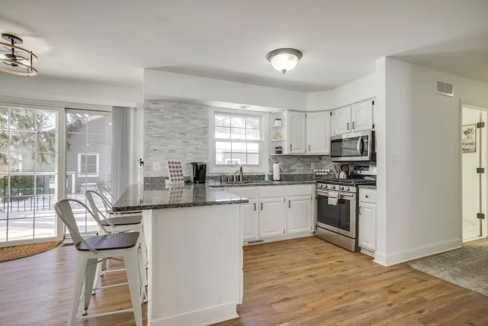 1/2 Mi to Lake Geneva: Home w/ Game Room