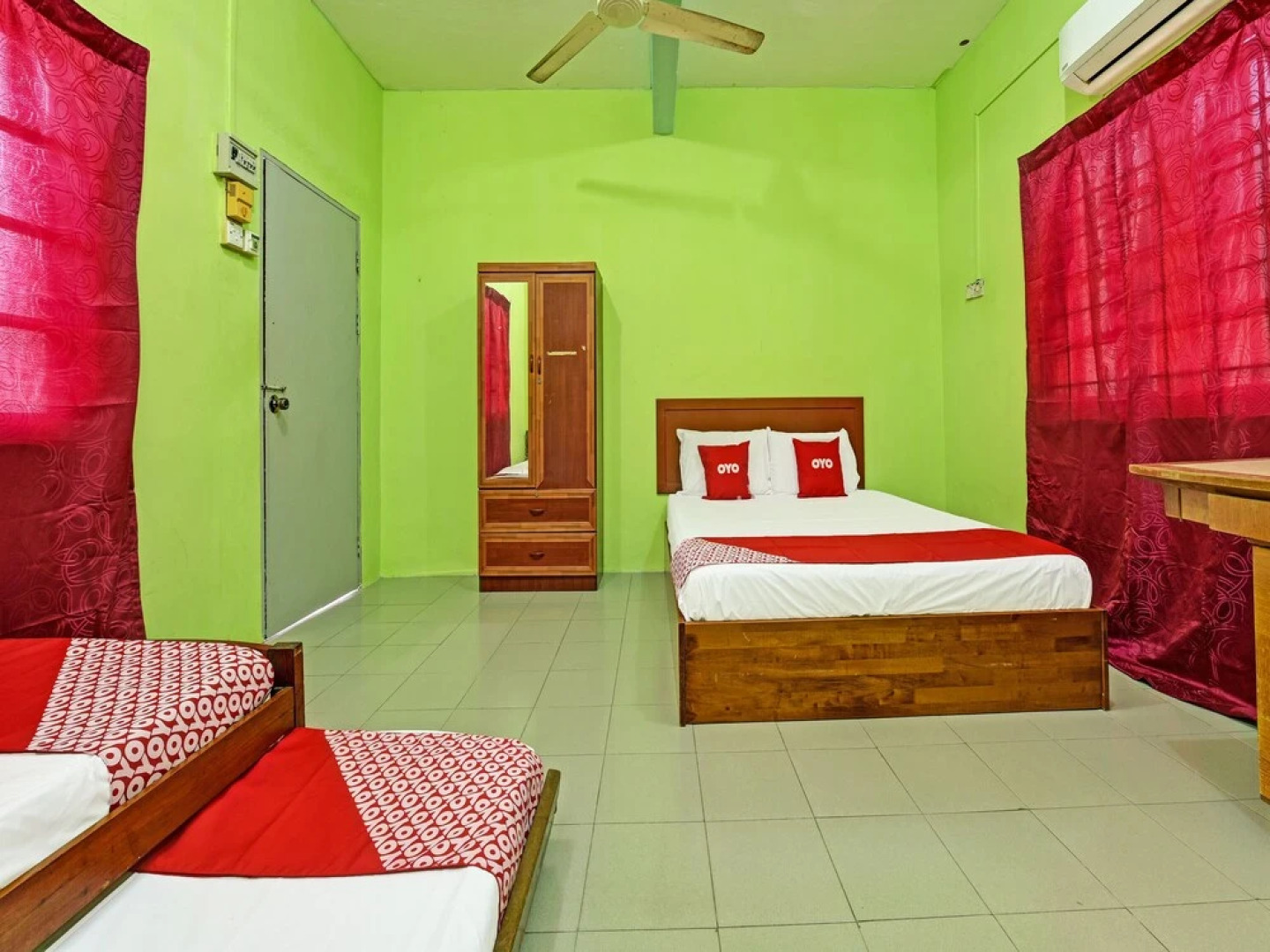 OYO 90278 Redzwan's Beach Resort