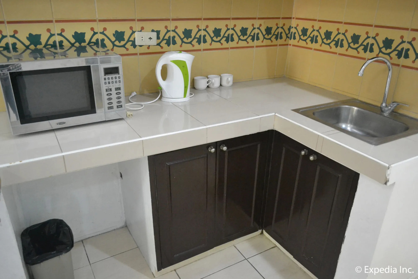 Tagaytay Country Hotel