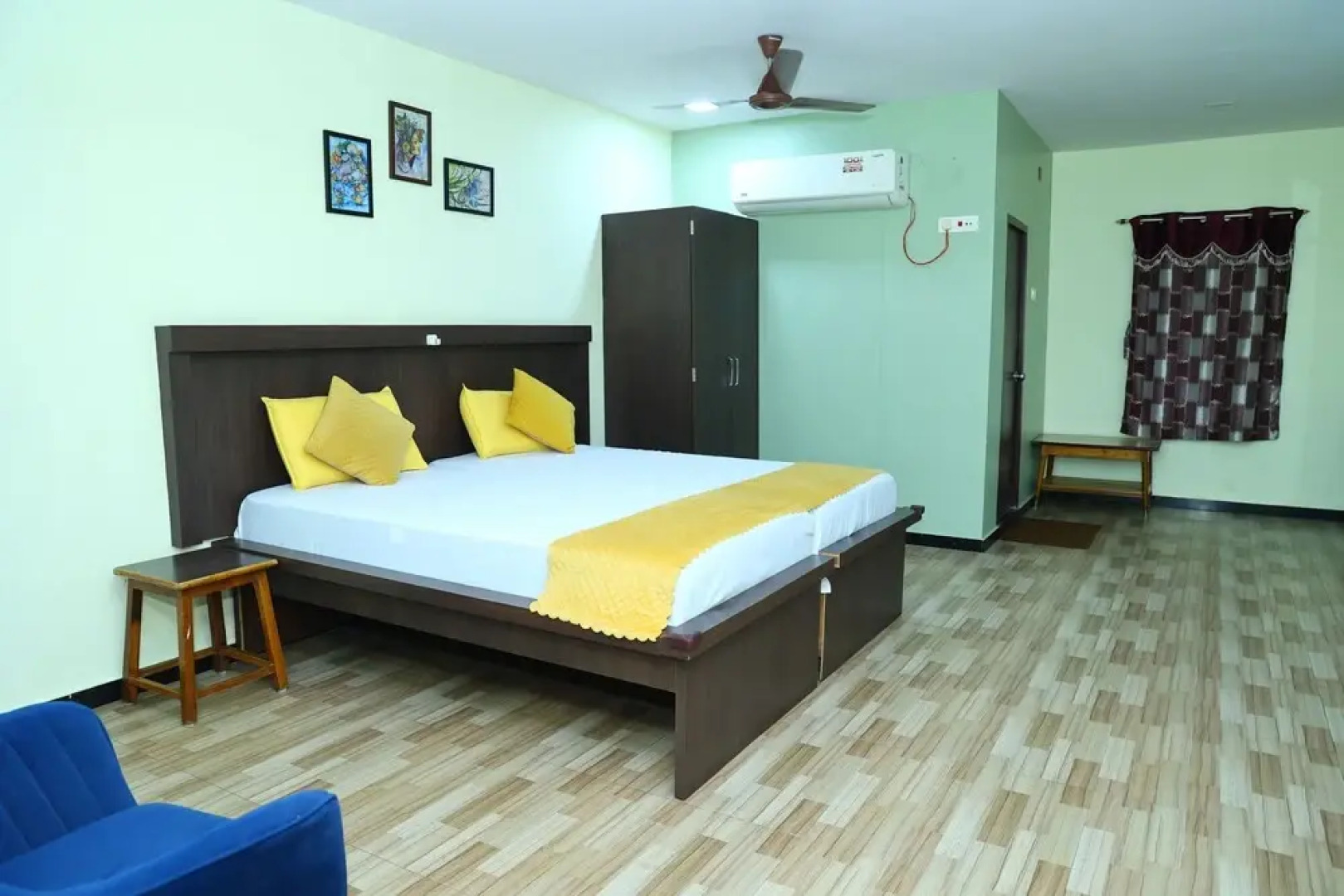 Sri sapthagiri lodge