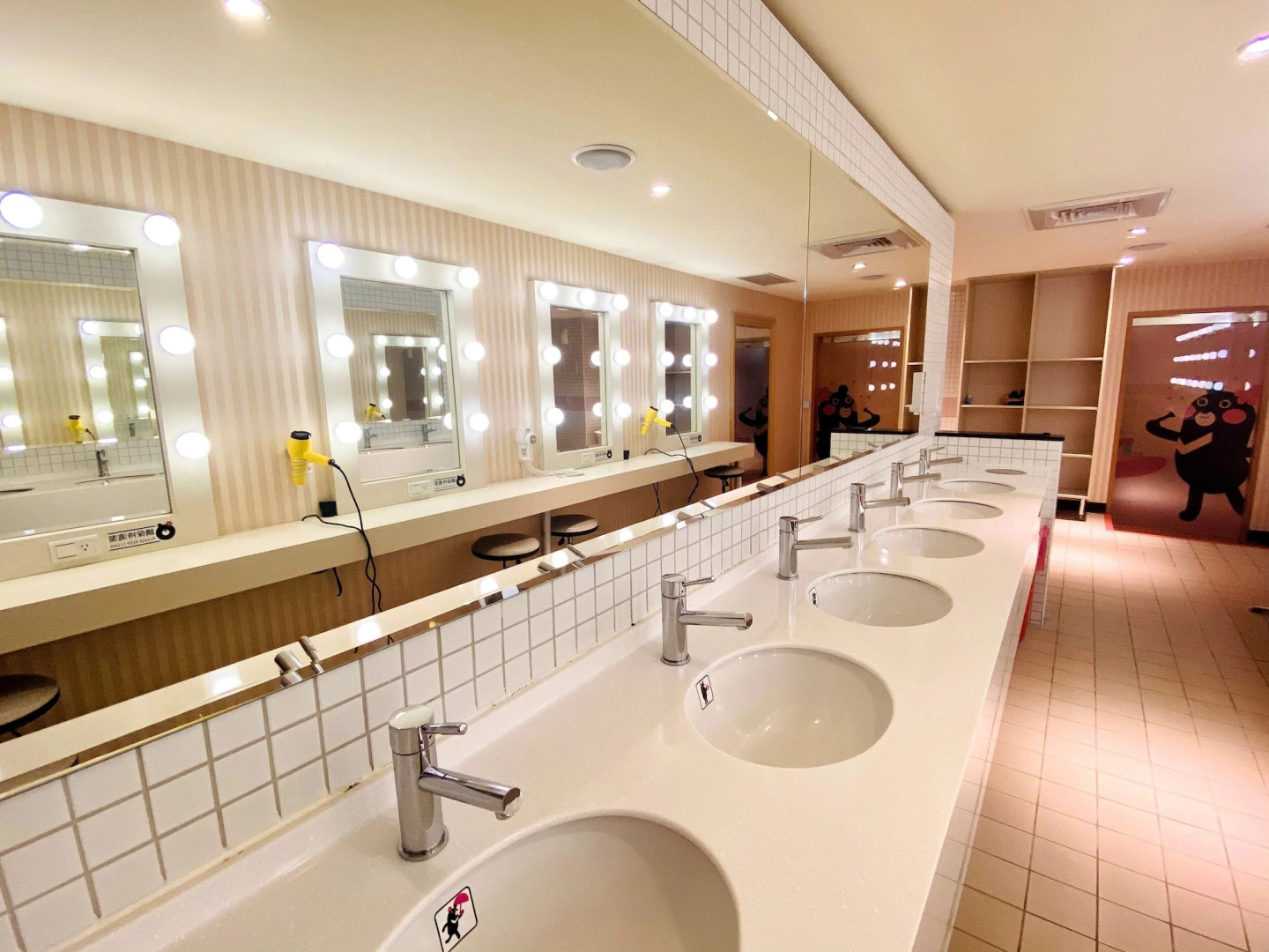 Heybear Capsule Hotel