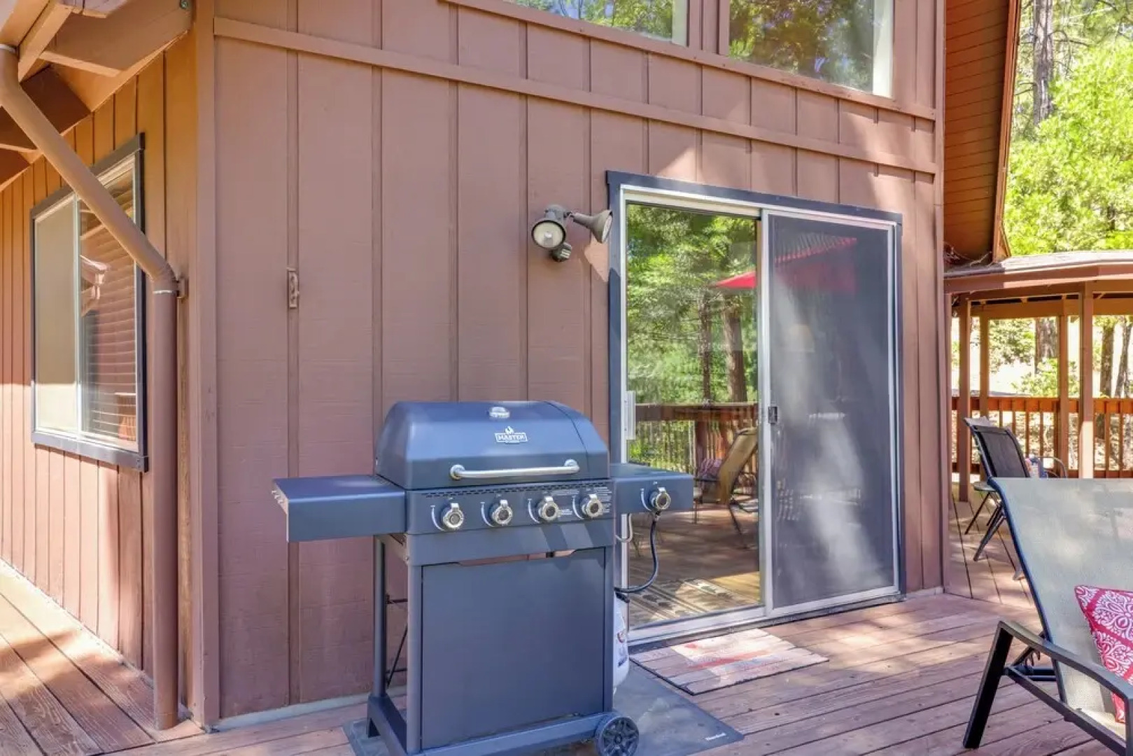 Furnished Deck: High Sierra Cabin in Twain Harte!