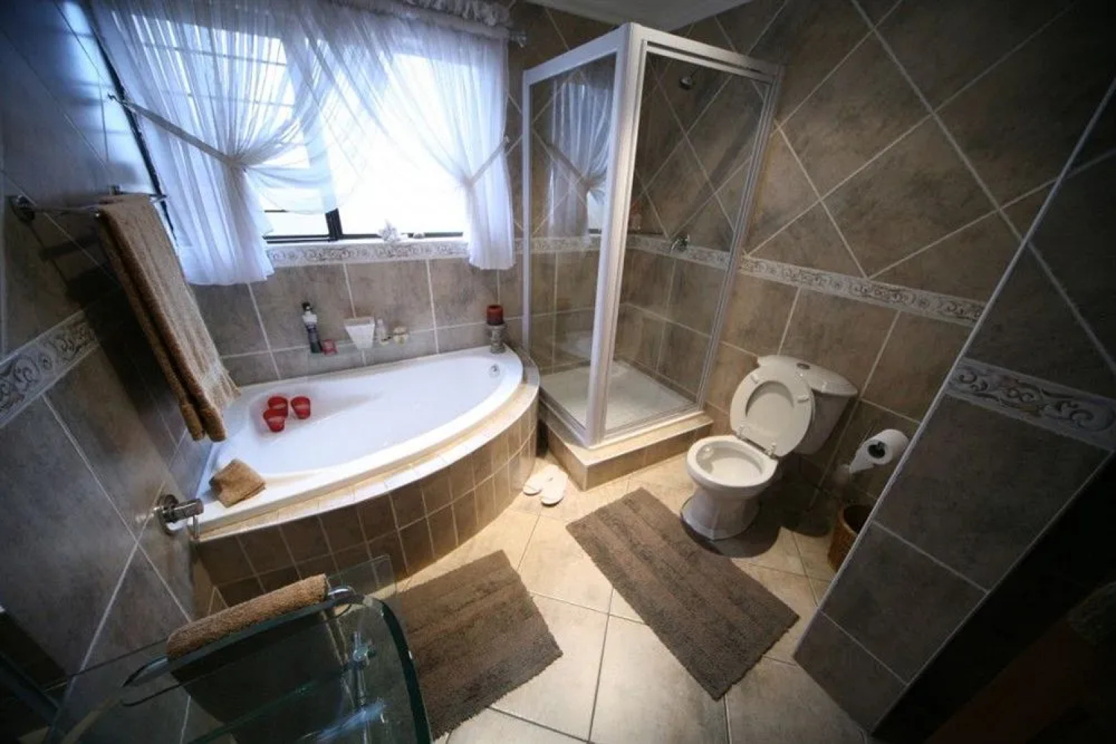 Le Cozmo Guest House