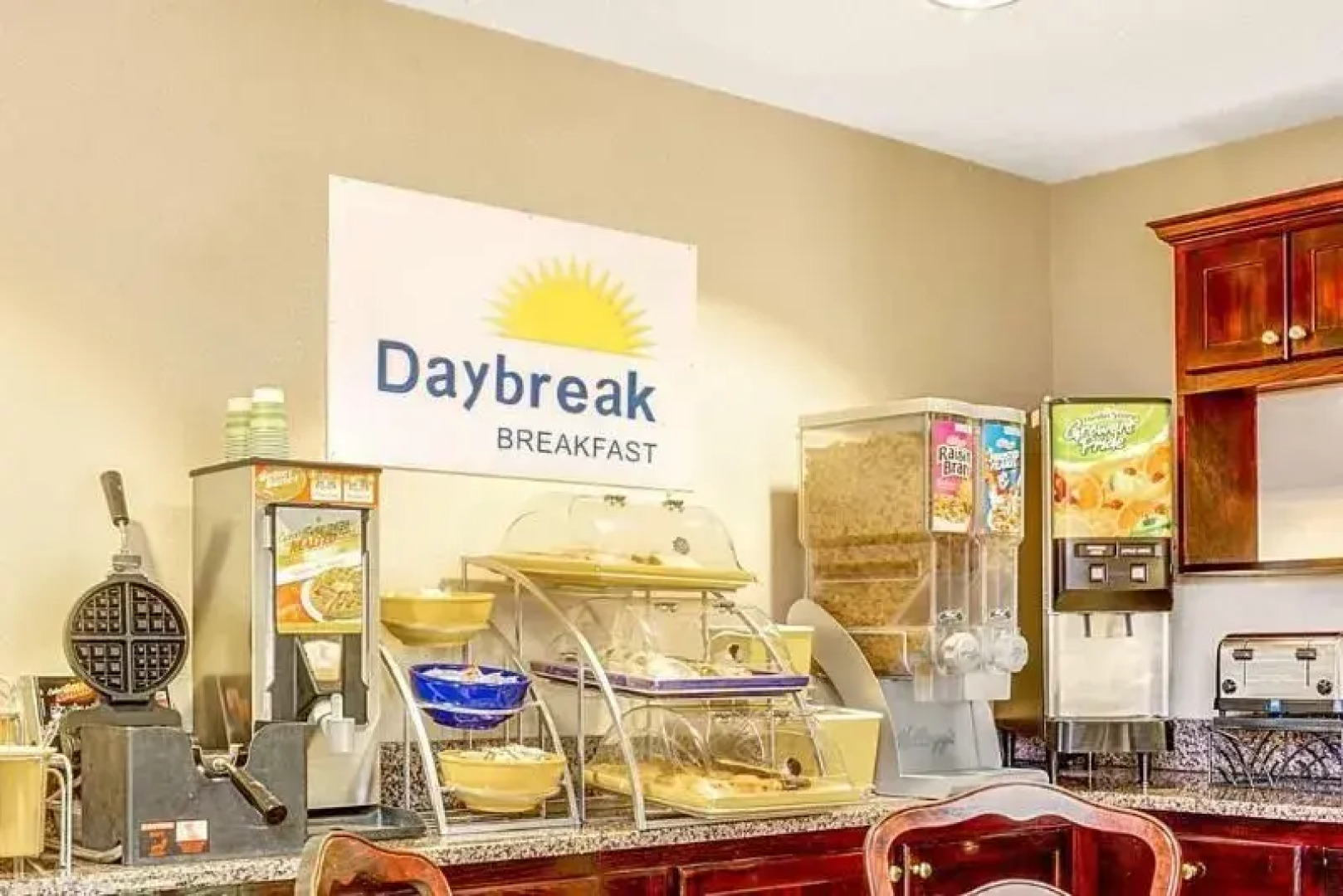 Days Inn And Suites Peachtree City