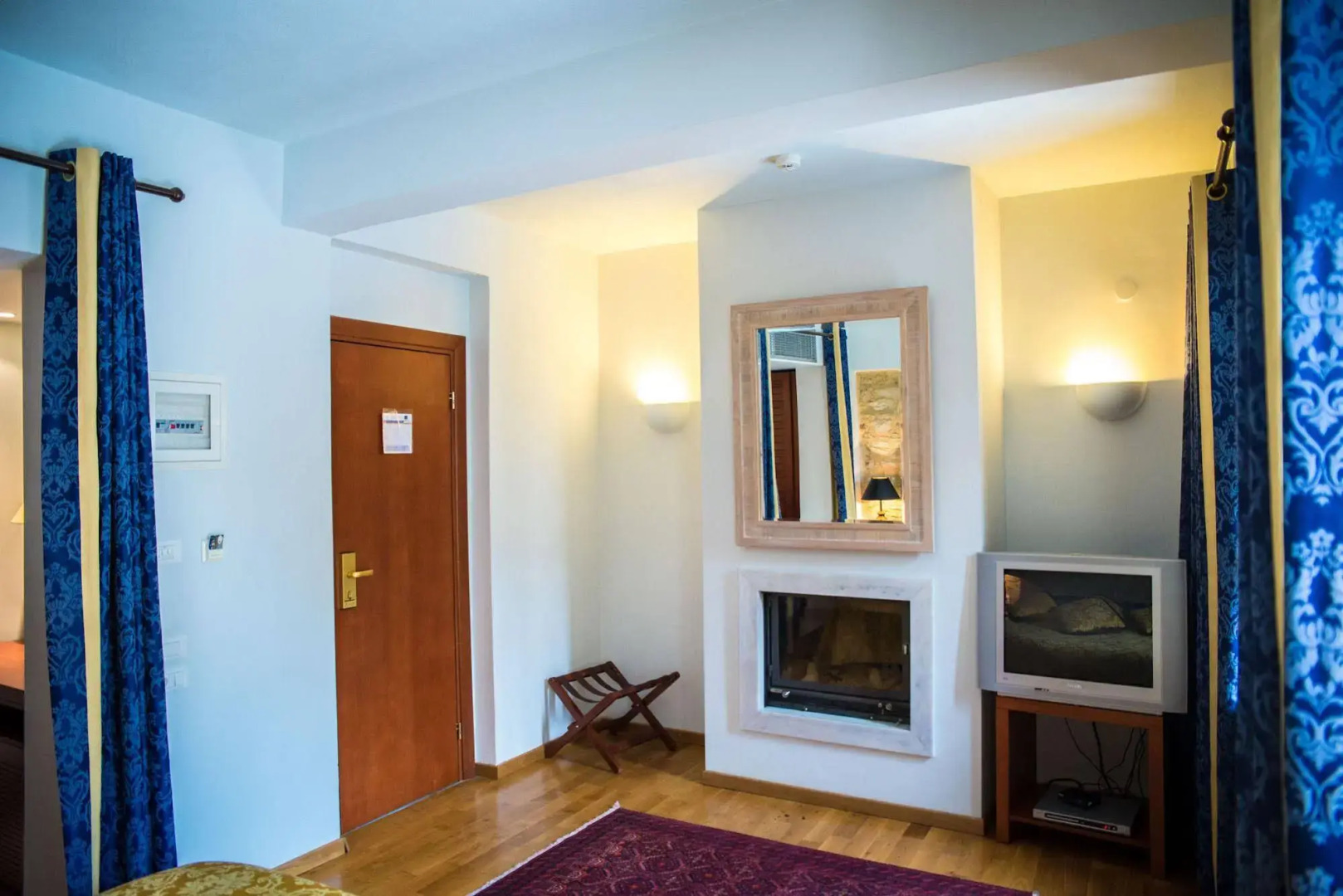 Maritsas Hotel & Suites