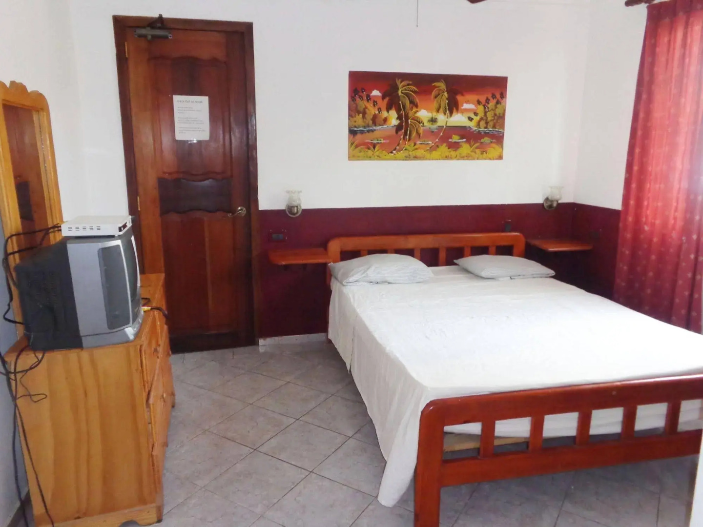 RIG Hostel Boca Chica Back Packer