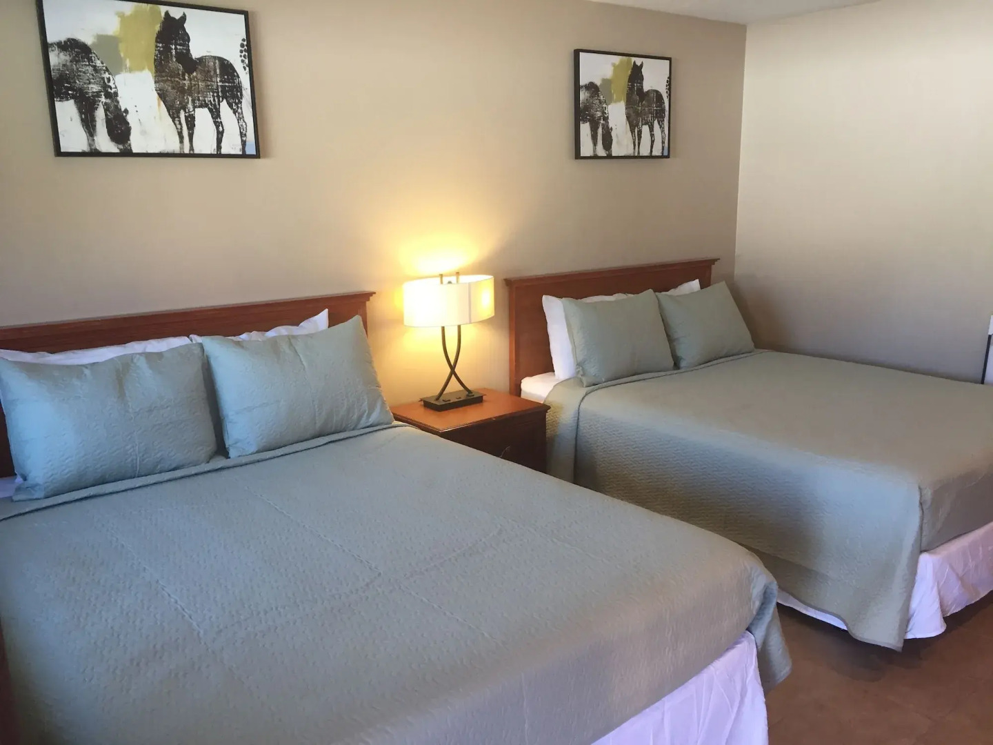 Holiday Lodge Grass Valley