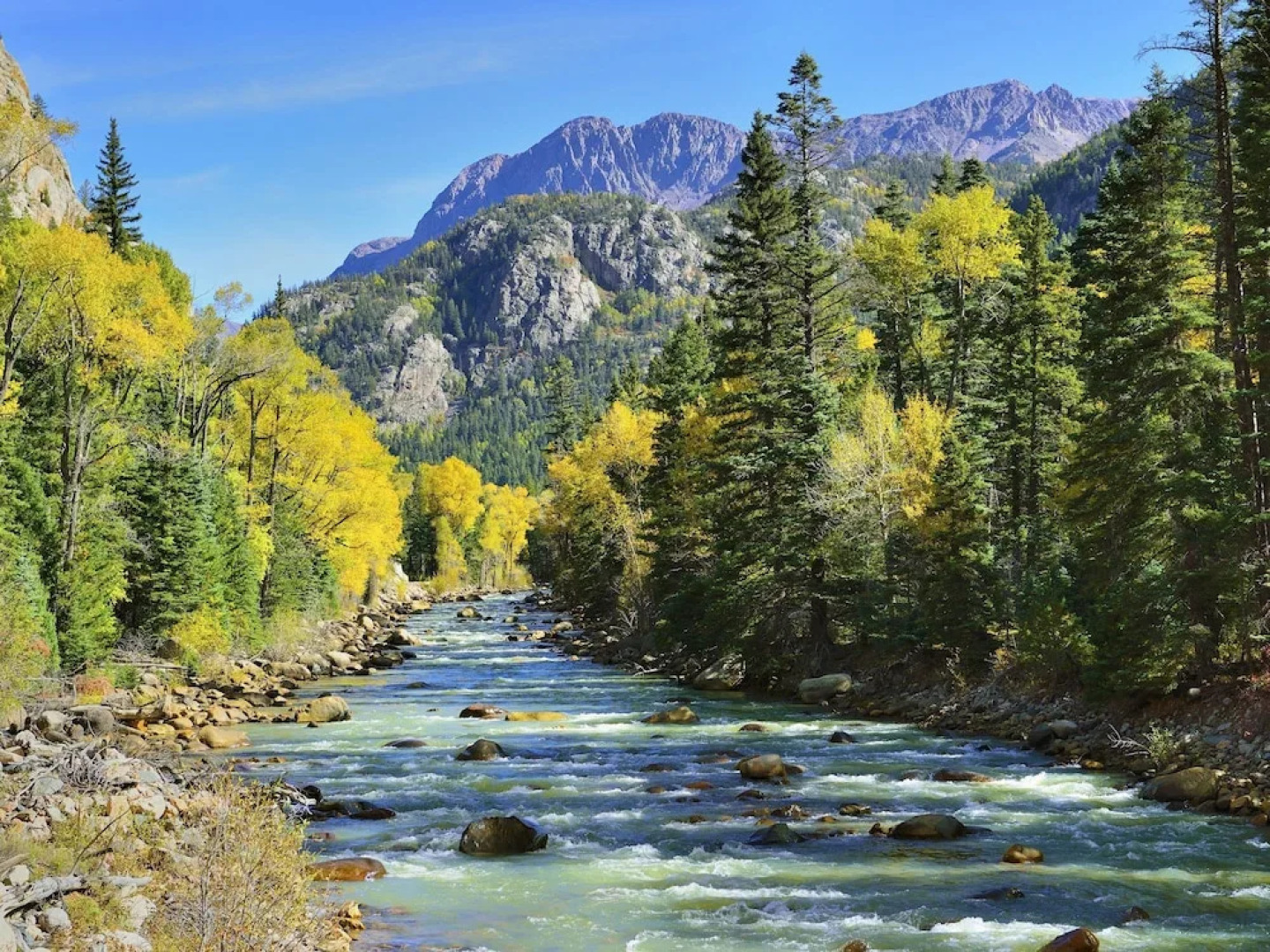 6BR 4BA Aspen Lodge Private Deck Mountain Views Hot Tub by RedAwning