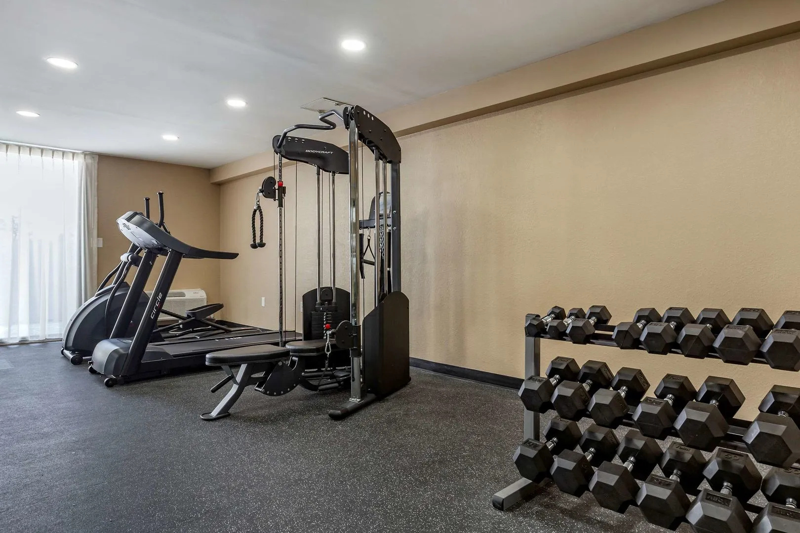 Quality Inn & Suites Spring Lake - Fayetteville Near Fort Liberty