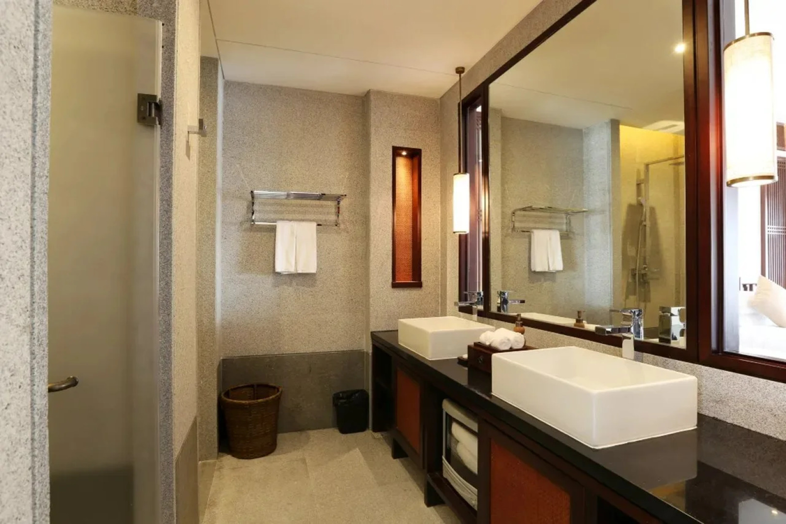 Yunfu Xinxing Chanquan Resort Hotel